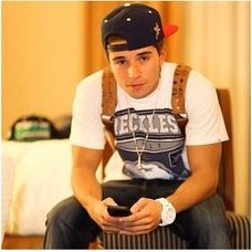 Hey I'm Justin but my friends call me Jay. I'm a popular student who loves music||Rp||Taken by.@MeaganWentzWH