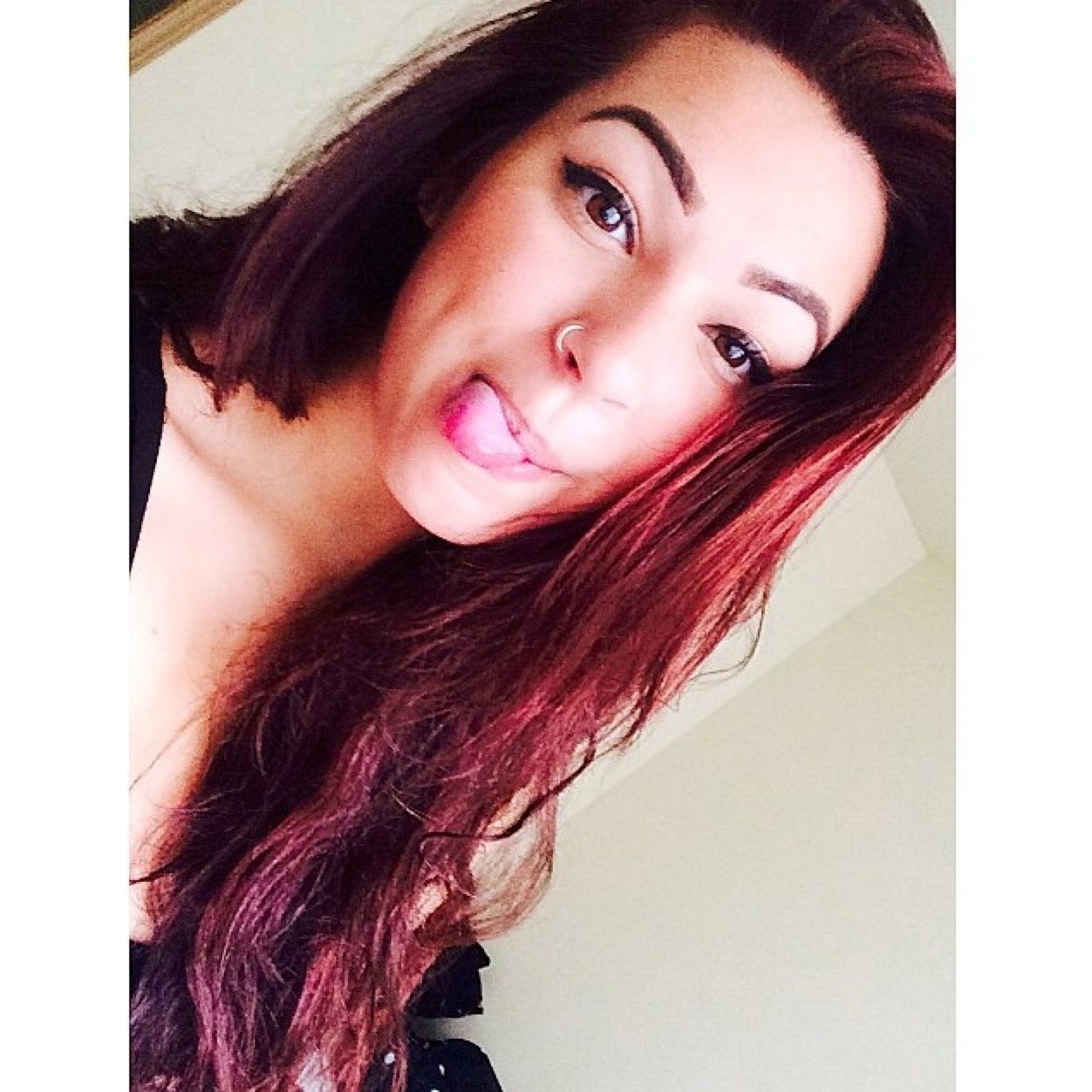go follow my new twitter!!!!!!!!!!!!!!! @_xhls