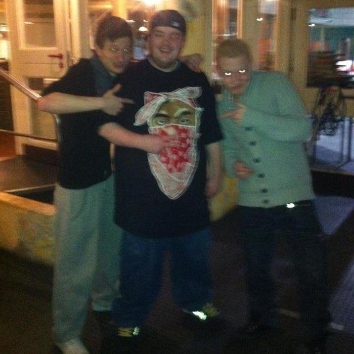 Davosos's profile picture. 🤔