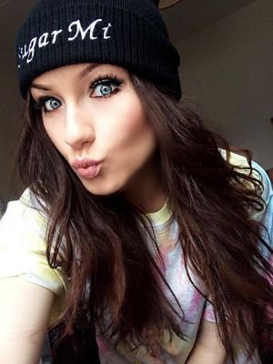 Twitter oficial da primeira maior e melhor fonte de notícias sobre a cantora Katie London no Brasil e em toda América Latina.