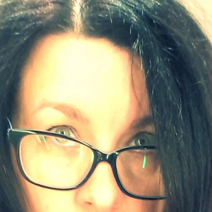 Atkutka's profile picture. Nauczycielka, obywatelka, matka i żona.
Czytam, oglądam, słucham.
Zgłaszam mowę nienawiści.
Live and let live.
Korali nie zdejmuję ❤️