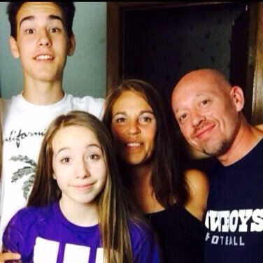 Ran by @swervinglaness @caseyslaysides and @queendeezysides. Send us pictures or confessions with Jacob, Becky, Sierra, or Allan and we will post them.