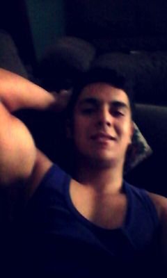 28.03.1996- 05.02.2014 se dedicaba a hacernos reir ahora desde el cielo cuida de nosotros R.I.P LESTER SACTIC