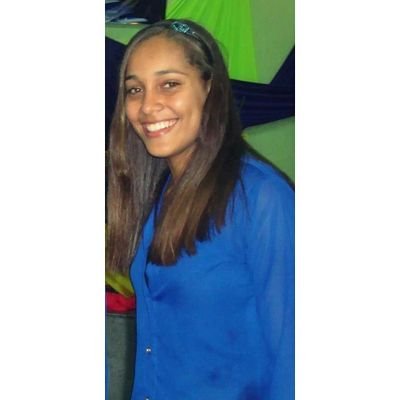 16 aninhos :) 
Prezo pela sinceridade,  pela verdadeira amizade.
Amigos , Familia e Deus são indispensáveis na minha vida *-*