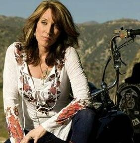 AlilAnarchy's profile picture. Don't. Fuck. With. My. Family.