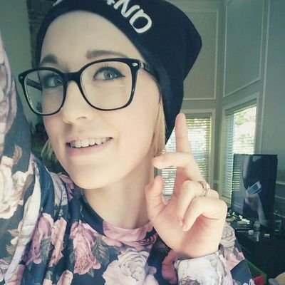 RobynSmithUL's profile picture. XVX // taken by Liam yø // you could say im pRETTY ODD YKNOW YOU LIL SHIT NUGGET COLLUM OF SHIT