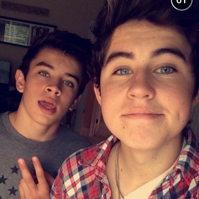 Belieber ∞ Justin is my everything ♡ Dance ♡♔  Cam and Nash ♡.      Spanish/English