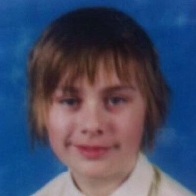 Follow @moyanaise_ and tweet her for a fb and solo DM to the band acc!