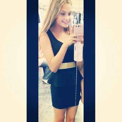 snapchat : juliamemelink - instagram : juliamemelink - family - friends - football - food