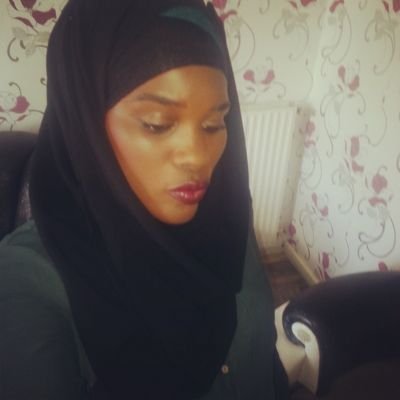 madinoush18's profile picture. 