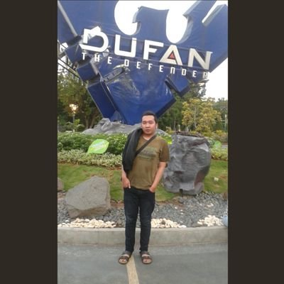 menikmati apa yang ada sekarang karena hidup kita belum tentu seberuntung hidup mereka
