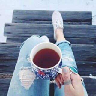 21R004's profile picture. أكتب مايخطر ببالي، فلست رمادية ولا صاحبة أكواب ساخنة، أنظر في إتجاه بعيد عن أهدافي لأنني نسيت أن أؤمن بها،لا أرغب في شيء سوى أن أستمر في العطاء، وأزداد معرفه..