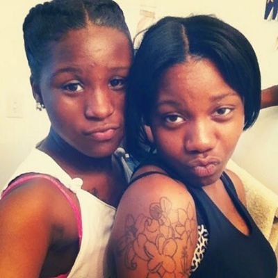 me & Peyton slowly waiting on the arrival of Payje.