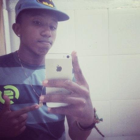 soy wellyson, tengo 18 años e vivo en brazil, soy PBM :v