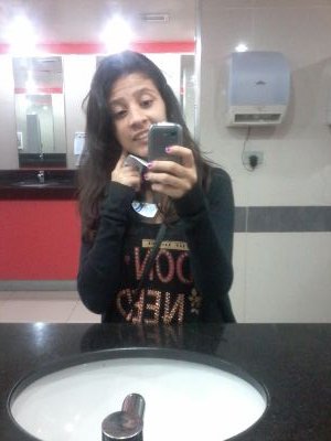 Quaaando vooce esta comigo, eu sou livre, eu sou cuidadosa, creio, assima de todos os outros nós voaremos e isso tras lagrimas para os meus olhos.My sacrifice.'