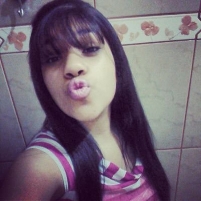 naiarasacra's profile picture. 