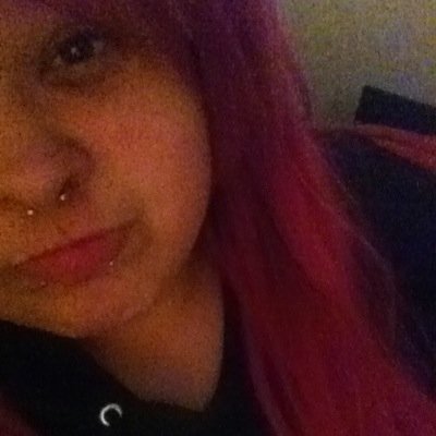 weirdo_joei's profile picture. We dream of a world that doesnt exist..