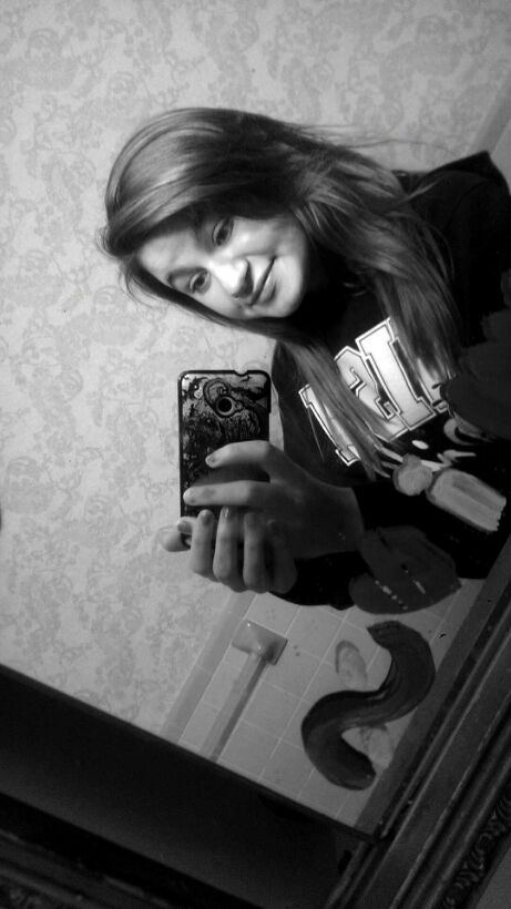 AmandaKracke's profile picture. i like music and im awkward :3