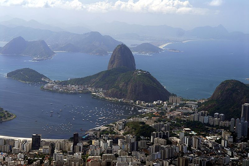 O Rio de Janeiro,também conhecido como 'Cidade Maravilhosa', é uma das 27 unidades federativas do Brasil. Cidade escolhida como sede dos Jogos Olimpícos de 2016