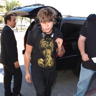 follow @nightdriveirwin