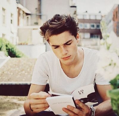 EReidWH's profile picture. um