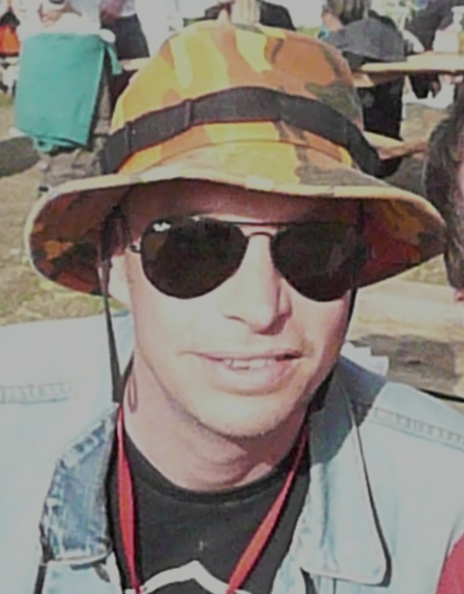 Freelance-for-hire, Spurs fan, cricket aficionado, DJ & electronic music lover.
