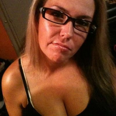 Im a unique human!! I was named after a Welch Goddess and I was born on 4\20 @4:20.I live UK Wildcats,Steelers,Godsmack and Sully!!