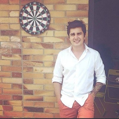 Vivo para ser feliz, existo para llegar al éxito y trabajo para lograrlo.
