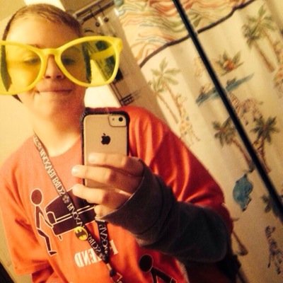 hey im mason im 14 i love everyone my goal is to become twitter famous cuz FB is to mainstream andi go to rogers hishschool #PiratePride so FOLLOW FOR FOLLOW