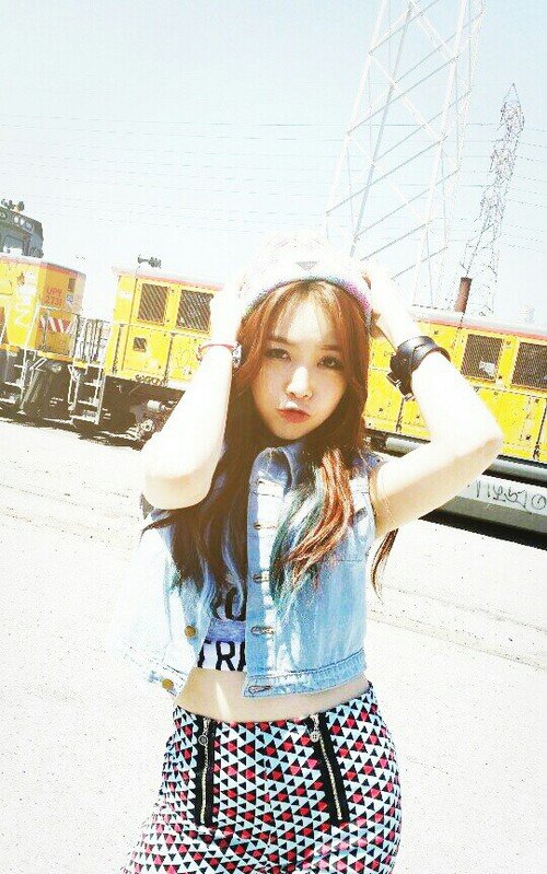 1st Nale ㅡ GIRLSDAY  방민아 ✌ ー ©1993· Jangan liat bio ntar lopek · #PlanetYadong
