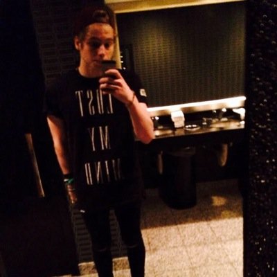 hi im lucas. i like girls. i like food.