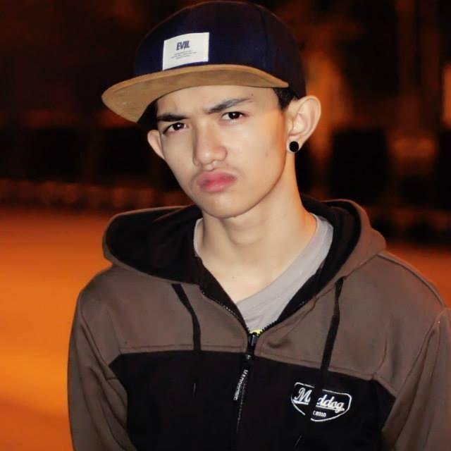 iTweet what iFeel & what iThink. Be your self be better - Follow aja dulu kali aja kita Jodoh ☺