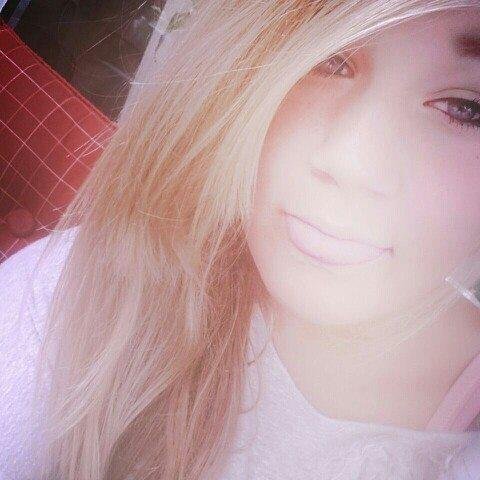 its not that i can't feel the pain , i'm just not afraid of hurting anymore...