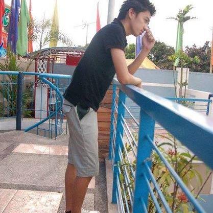 r_nadz01's profile picture. 