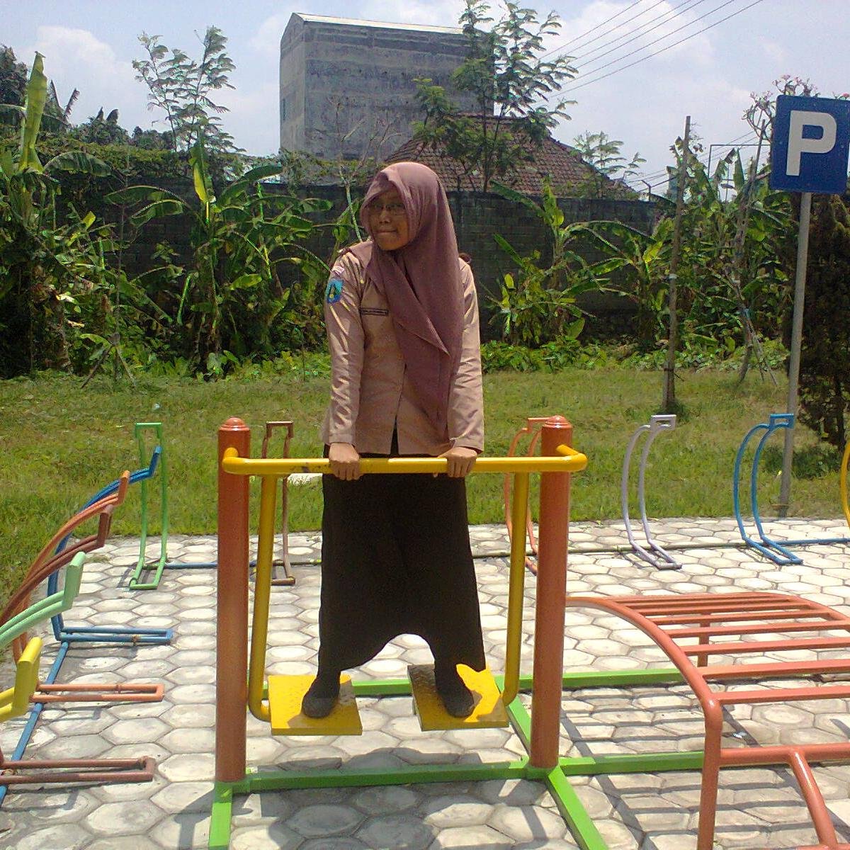 diva aldhama salim | sekertaris klz XI IPS 2 | SMA Negeri 6 kediri | anggota ath thulab 
|anggota pmr dan OSIS SMA Negeri6 kediri the glory smana`s kingdom