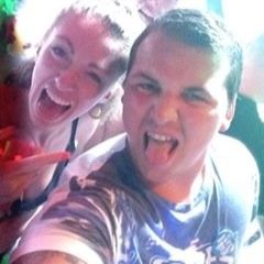 Live In Leeds, Massive Liverpool Fan, full time job n lifes chillin :)