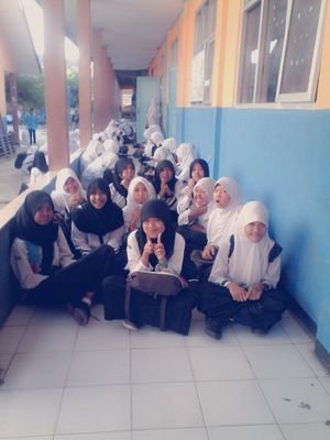Junior High School 1 Klapanunggal | Mr. Dede Nurpadli | 45 Students | 13/14 | Responsible, Funny, Generous, and any more.