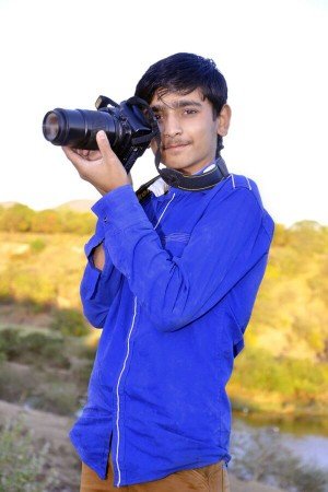 PHOTOGRAPHER