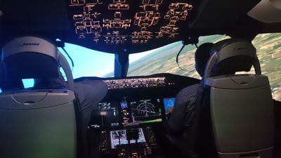 n1ghtf0x's profile picture. That pilot guy || B777/787 driver || 🇰🇪