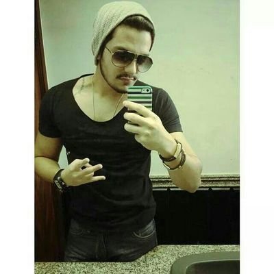 A Vida fez de mim sua fã e eu fiz de Você a Minha vida♥/ Fã de um bundudo ♥.♥\ Se a vida te dar Luan Santana Faça o Breno e a Nicole / @luansantana