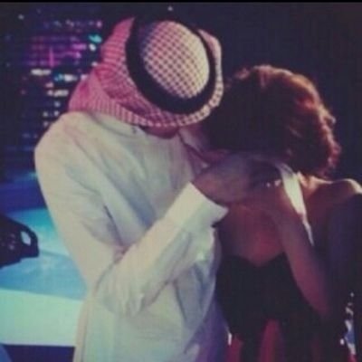 الخاص = بلوك ،،،،‏انا لا اجيد الا اربع لغات لغة الاحترام ولغة الادب ولغة التواضع ولغة الطموح وان كنت لاتفهم واحده منهم فلن تفهمني