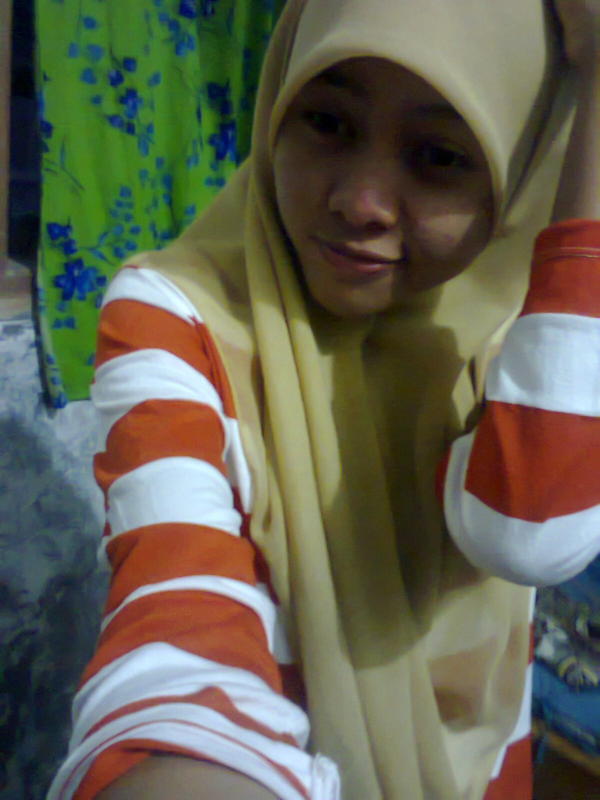 cinta yang paling besar itu,cinta orang tua kepada anaknya
love you mom :*
follow me @fallinda14