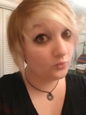 Im 17, blonde hair, green eyes. I am really fr)iendly so feel free to talk to me :D i dont bite (much) lol