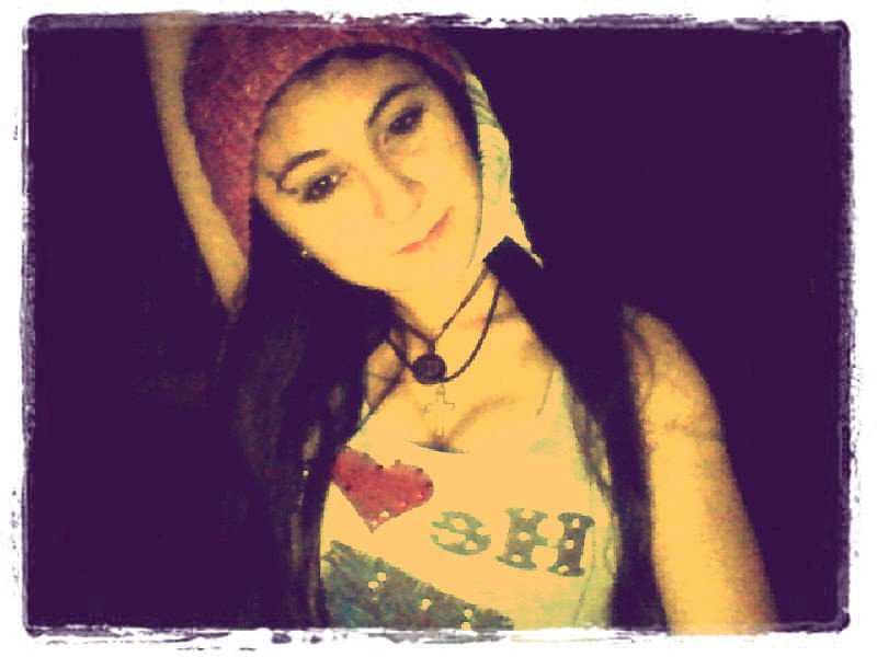 Ckanto, Bailo, Actuo, Tocko La Bateria... Y La Guitarra y Qe Pasha?! :3 Amo Mi Bbe3