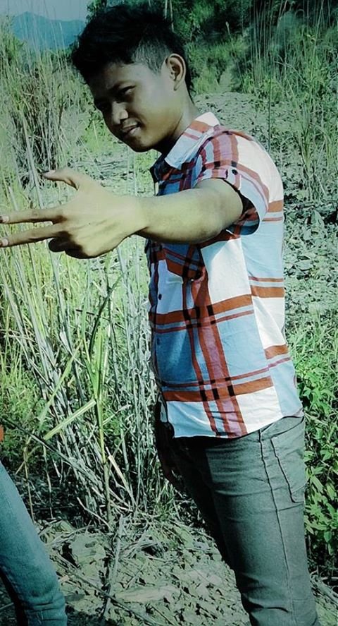 biar ai ujar orang aku ni bungas, langkar kah tatapi aku kada sombong, maka nya fallow @Hery_Azhura99 kita bagaya'an selajur bekakawanan (y)