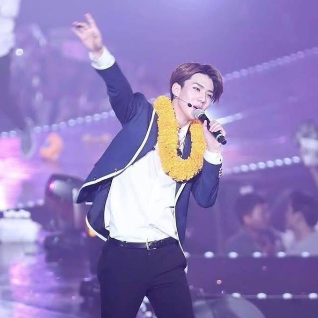 Napakkamon Khoeisuek I'm EXO-L @ToonThaifan my writer fic Cheos Salang รักครั้งแรก #ชานแบคชซร ทวงฟิคและฉากCutได้ที่นี่และ @ToonThaifan ค้ะ