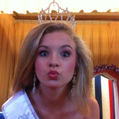 ElenaGWH's profile picture. Hey ! im Elena and im 16 , i play baseball and i cheer