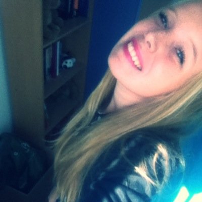 Je bent mijn floepie en ik hou van jou :) dikke smakkerd, geertjepeertje ~ ❤️ ~ this girl is special! @Geertjebenik ❤️