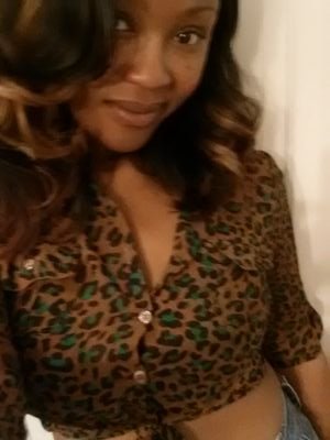 aspvalasp's profile picture. ig: lencemarie V. small town girl. city lights. sex pistol