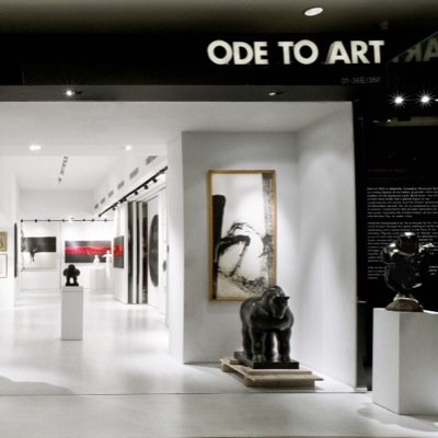 Ode To Art represents an intl' spectrum of artists and has in her portfolio some of the most distinguished names including Fernando Botero and Chen Wenling .